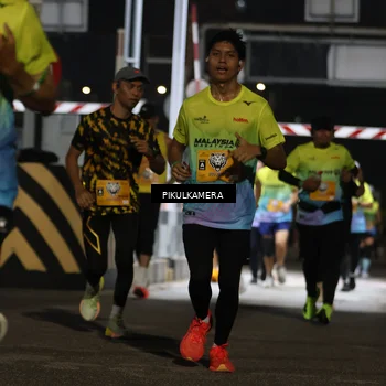 Runner Photo 7094106