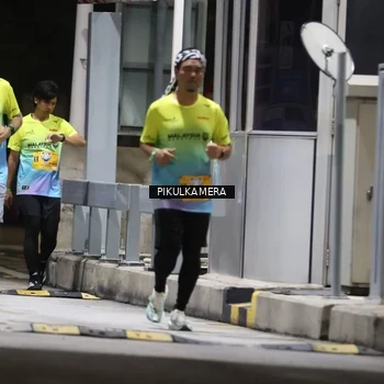 Runner Photo 7094110