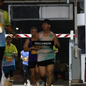 Runner Photo 7094123