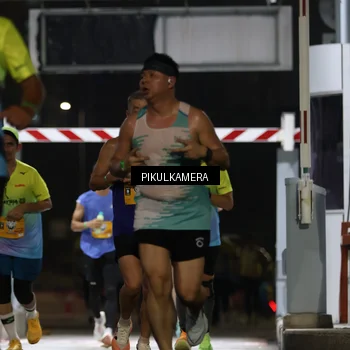 Runner Photo 7094124
