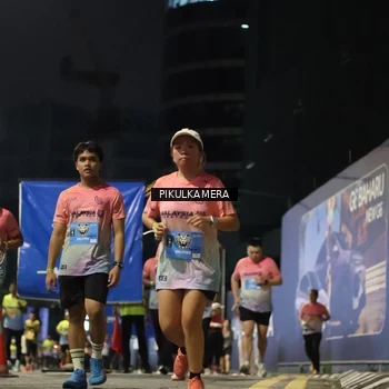 Runner Photo 7094475