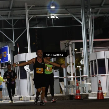 Runner Photo 7094512