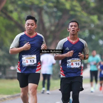 Runner Photo 7096340