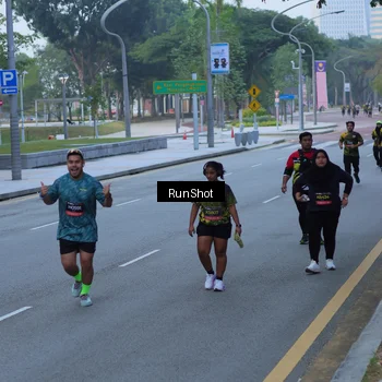 Runner Photo 7102880