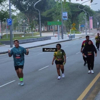 Runner Photo 7102888