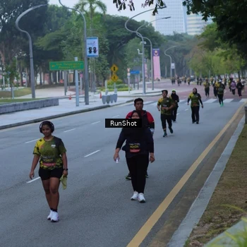 Runner Photo 7102896