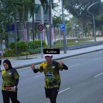 Runner Photo 7103004