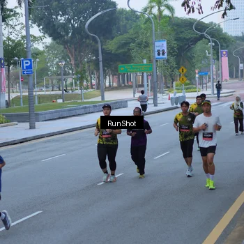 Runner Photo 7103024