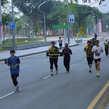 Runner Photo 7103025