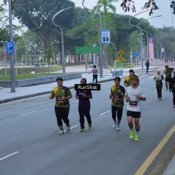 Runner Photo 7103029