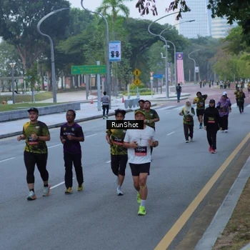 Runner Photo 7103034