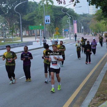 Runner Photo 7103036