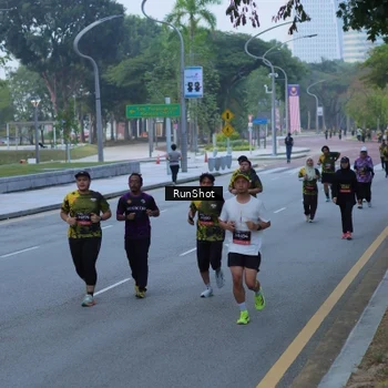Runner Photo 7103037