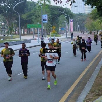 Runner Photo 7103038