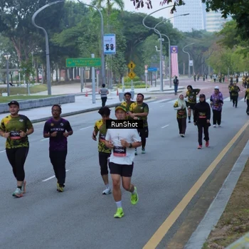 Runner Photo 7103039