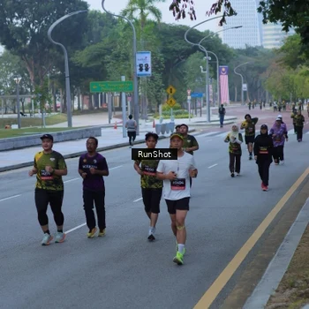 Runner Photo 7103041