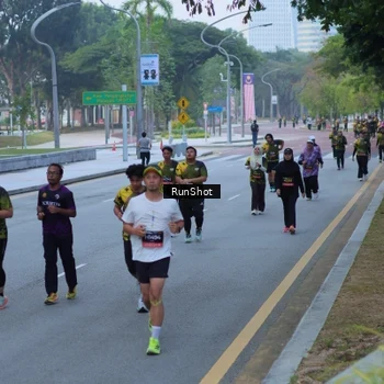 Runner Photo 7103043