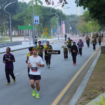Runner Photo 7103045