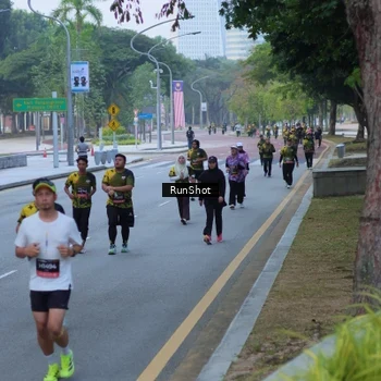 Runner Photo 7103046