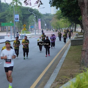 Runner Photo 7103048