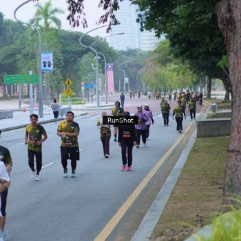 Runner Photo 7103056