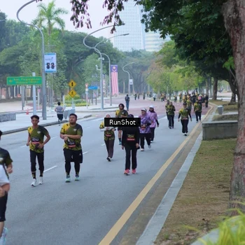 Runner Photo 7103057