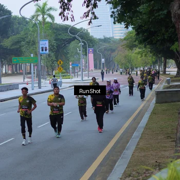 Runner Photo 7103063