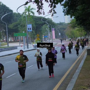 Runner Photo 7103067