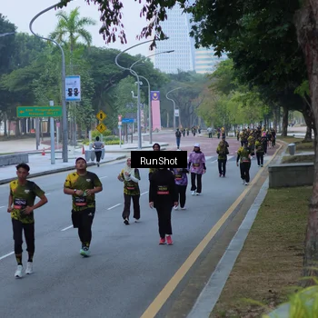 Runner Photo 7103070