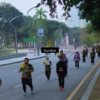 Runner Photo 7103072
