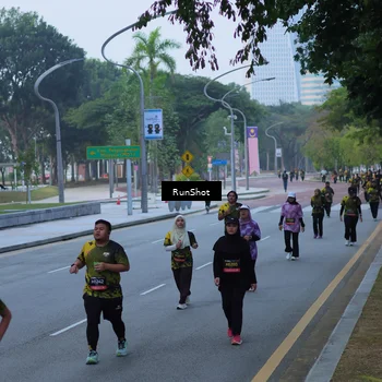 Runner Photo 7103073