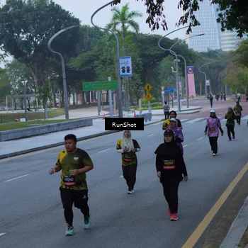 Runner Photo 7103077