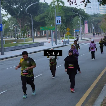 Runner Photo 7103086