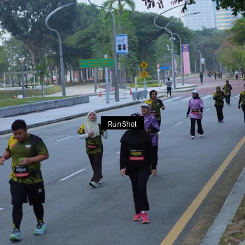 Runner Photo 7103093