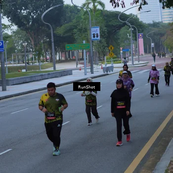Runner Photo 7103100