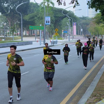 Runner Photo 7103215