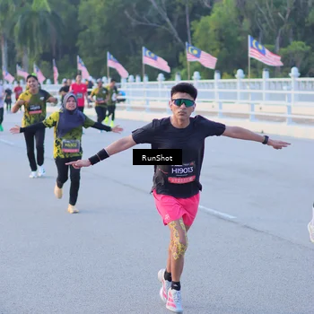 Runner Photo 7107058