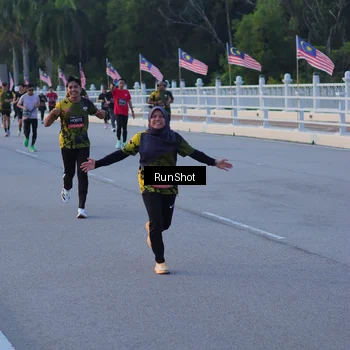Runner Photo 7107065