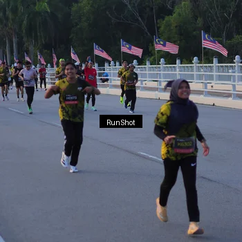 Runner Photo 7107071