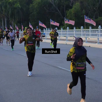 Runner Photo 7107073