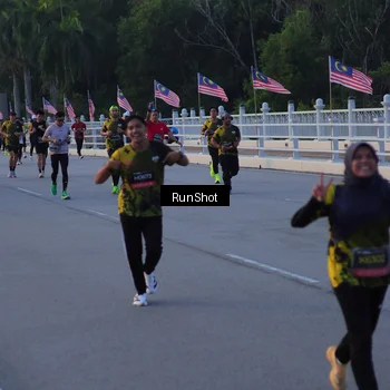 Runner Photo 7107074