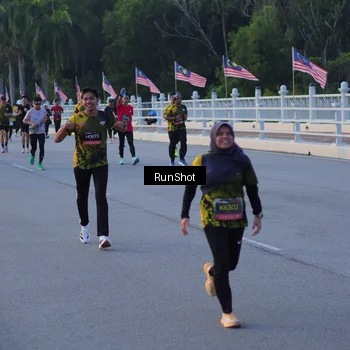 Runner Photo 7107076