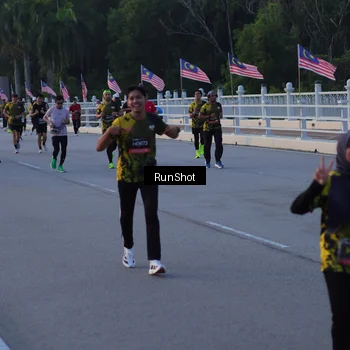 Runner Photo 7107077