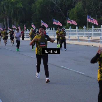 Runner Photo 7107078