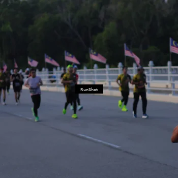 Runner Photo 7107100
