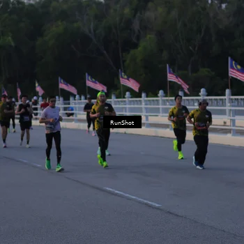 Runner Photo 7107104