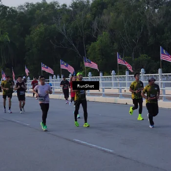 Runner Photo 7107109
