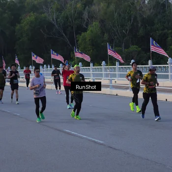 Runner Photo 7107112