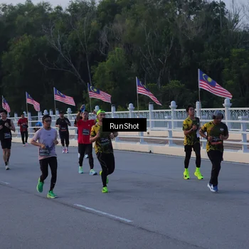 Runner Photo 7107113
