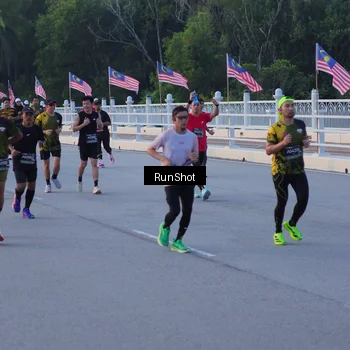 Runner Photo 7107132